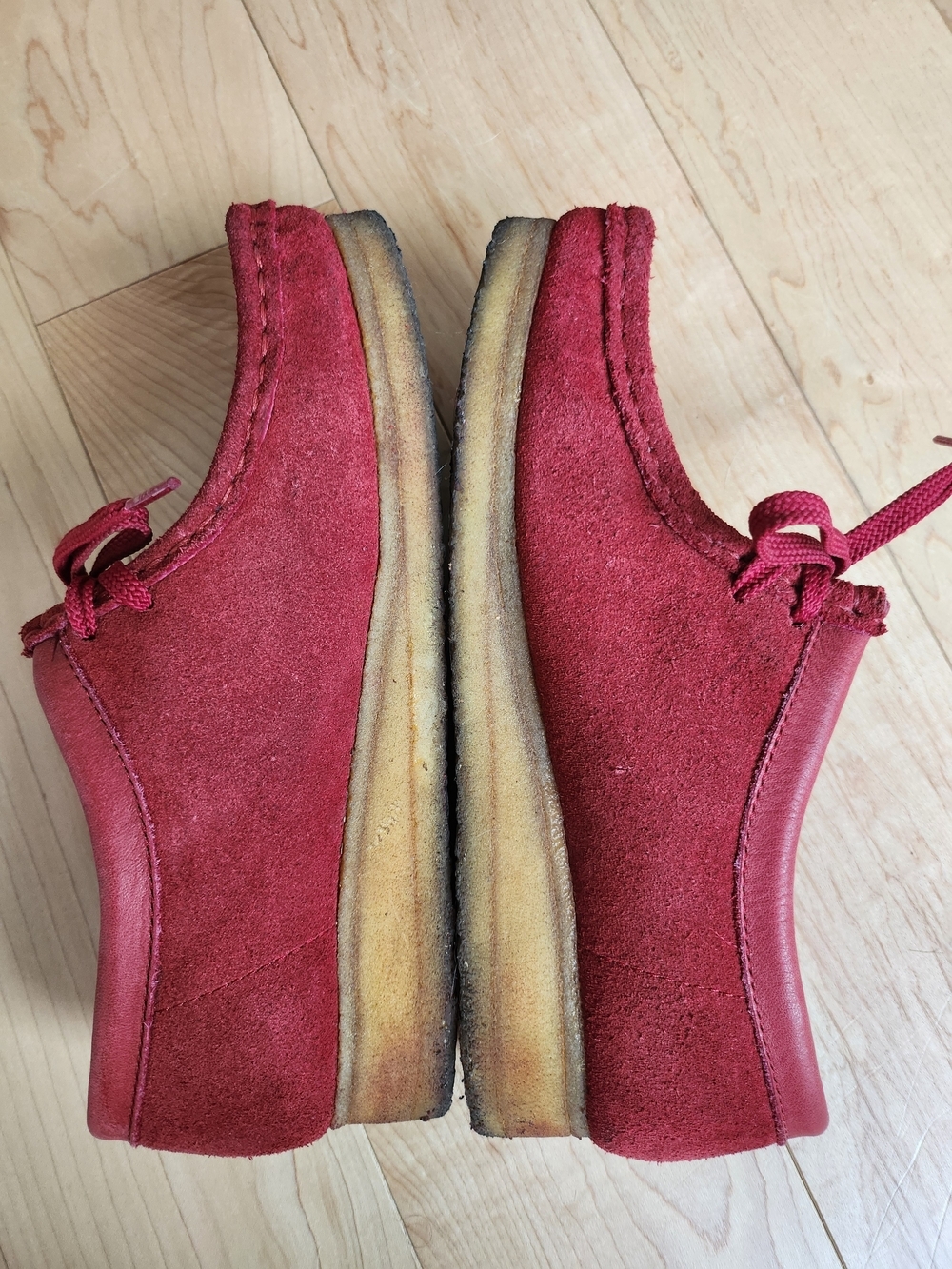 Clarks Red Suede Wallabee BOOTS - Picture 3 of 5